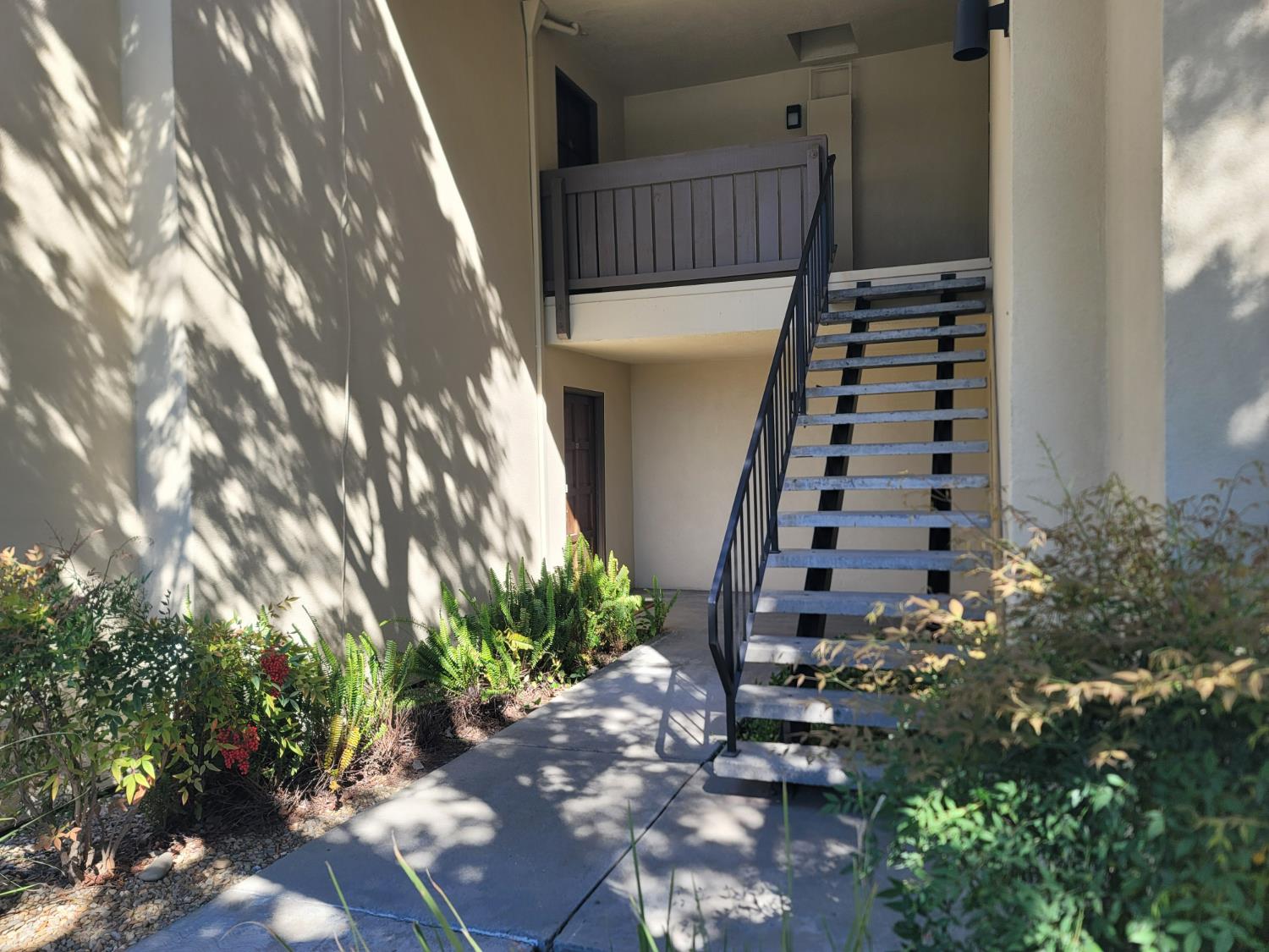 3701 Colonial Dr #89, Modesto, CA 95356