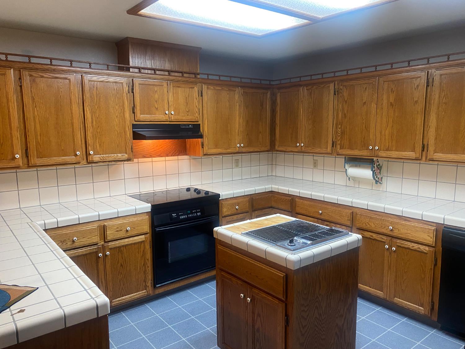 345 Riviera Way, Turlock, CA 95382