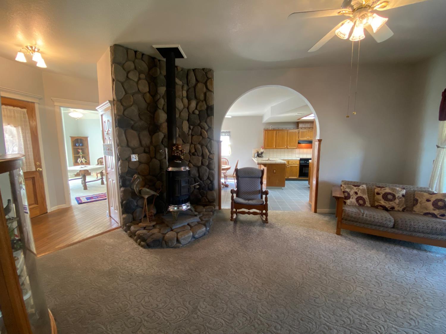 345 Riviera Way, Turlock, CA 95382