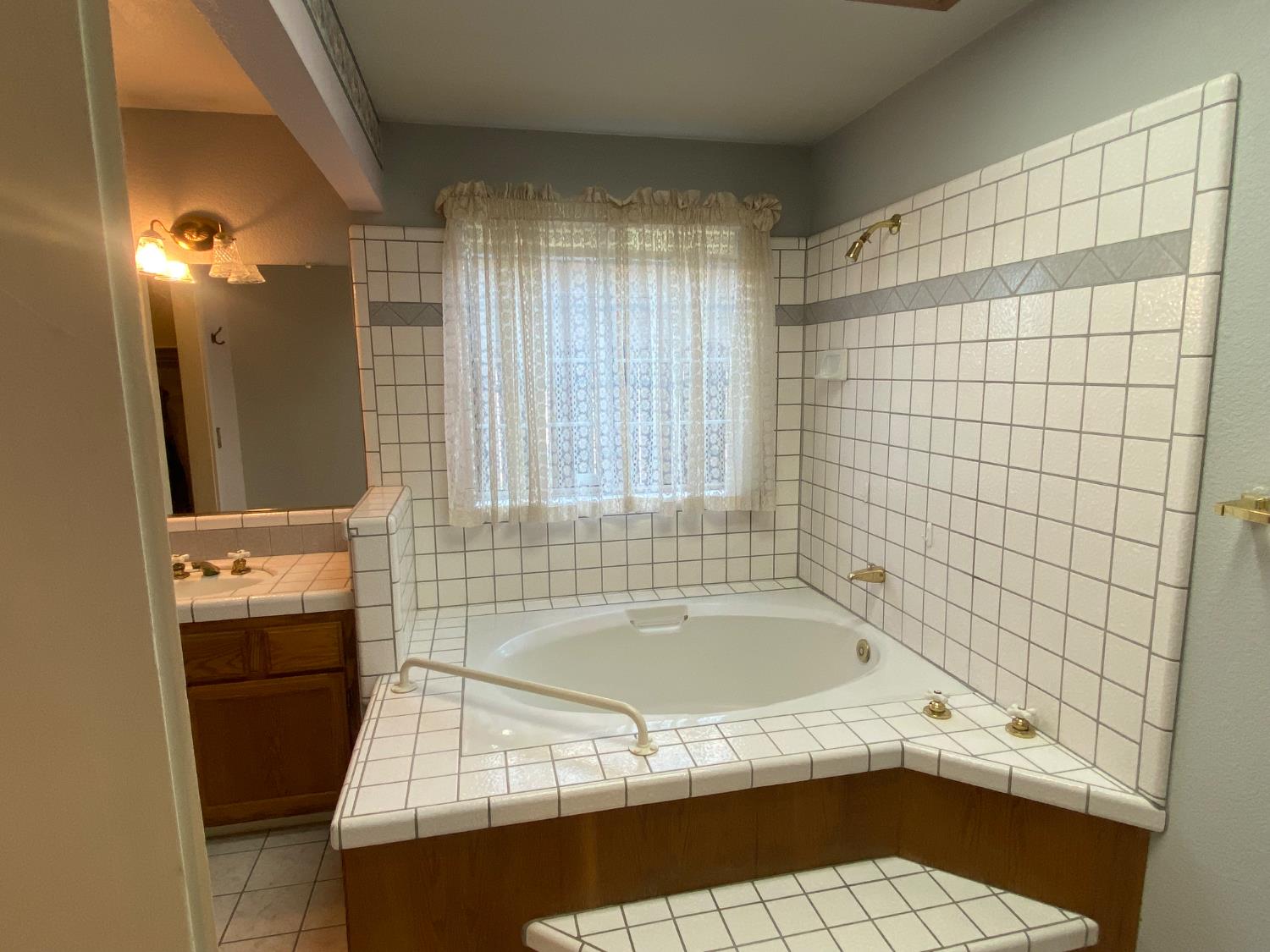 345 Riviera Way, Turlock, CA 95382