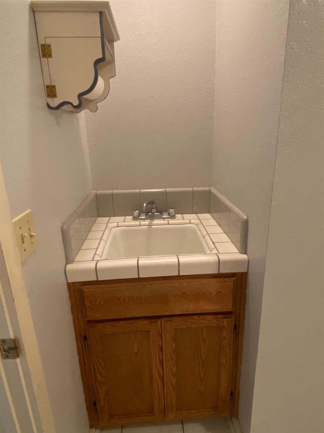 345 Riviera Way, Turlock, CA 95382