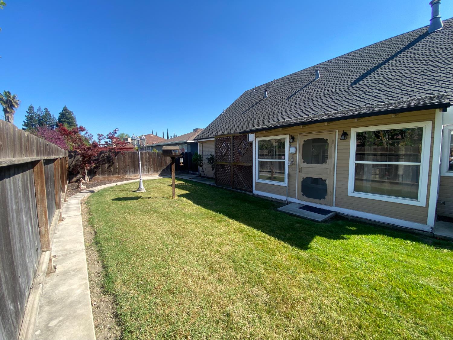 345 Riviera Way, Turlock, CA 95382