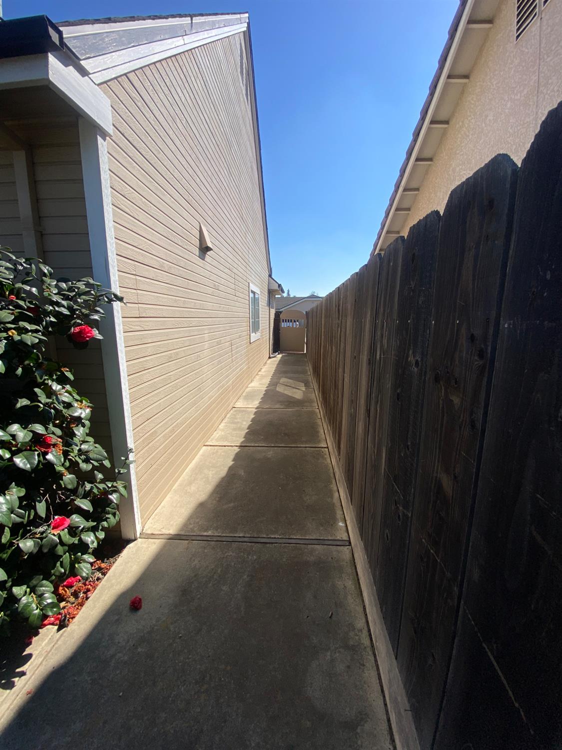 345 Riviera Way, Turlock, CA 95382