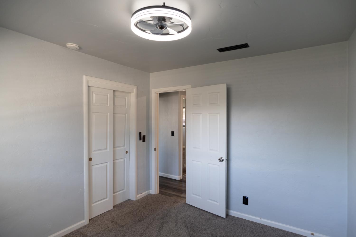 27 Emerald Dr, Merced, CA 95340