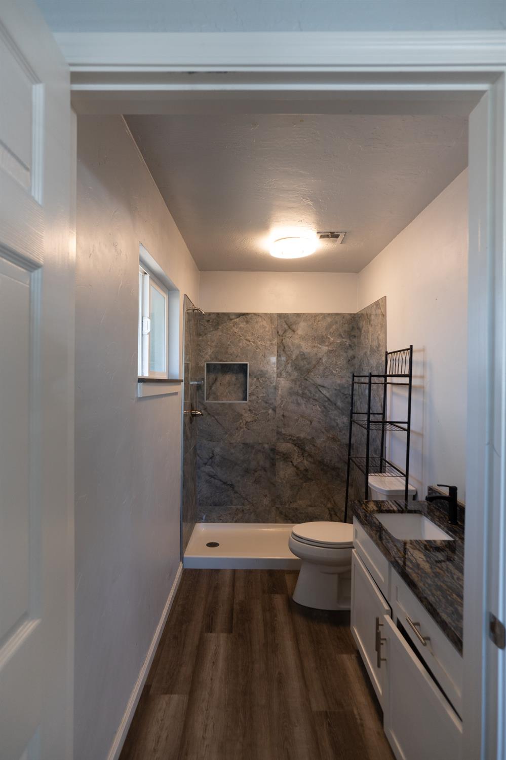 27 Emerald Dr, Merced, CA 95340