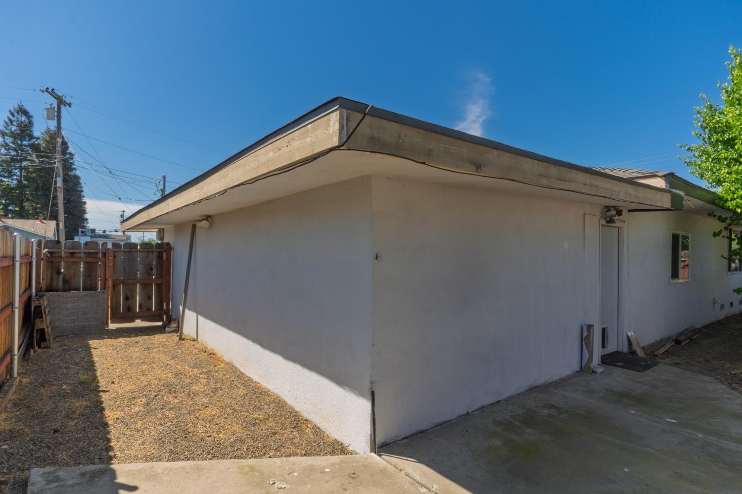 27 Emerald Dr, Merced, CA 95340