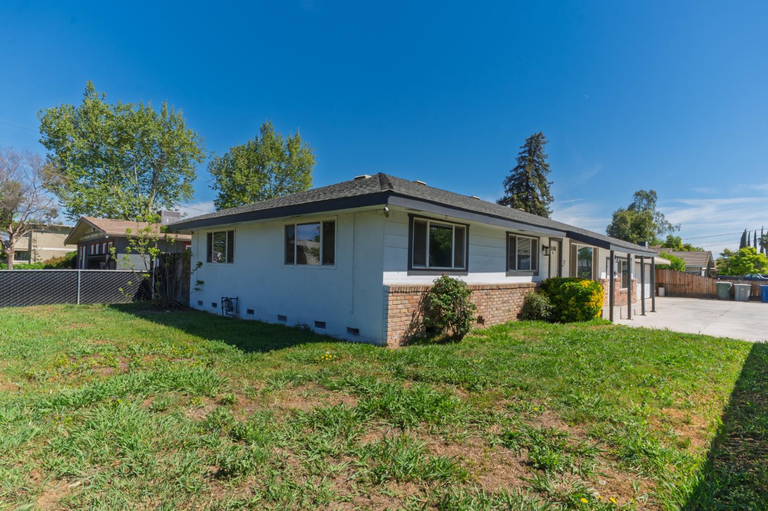 27 Emerald Dr, Merced, CA 95340