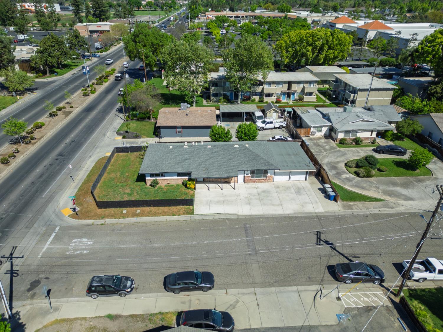 27 Emerald Dr, Merced, CA 95340