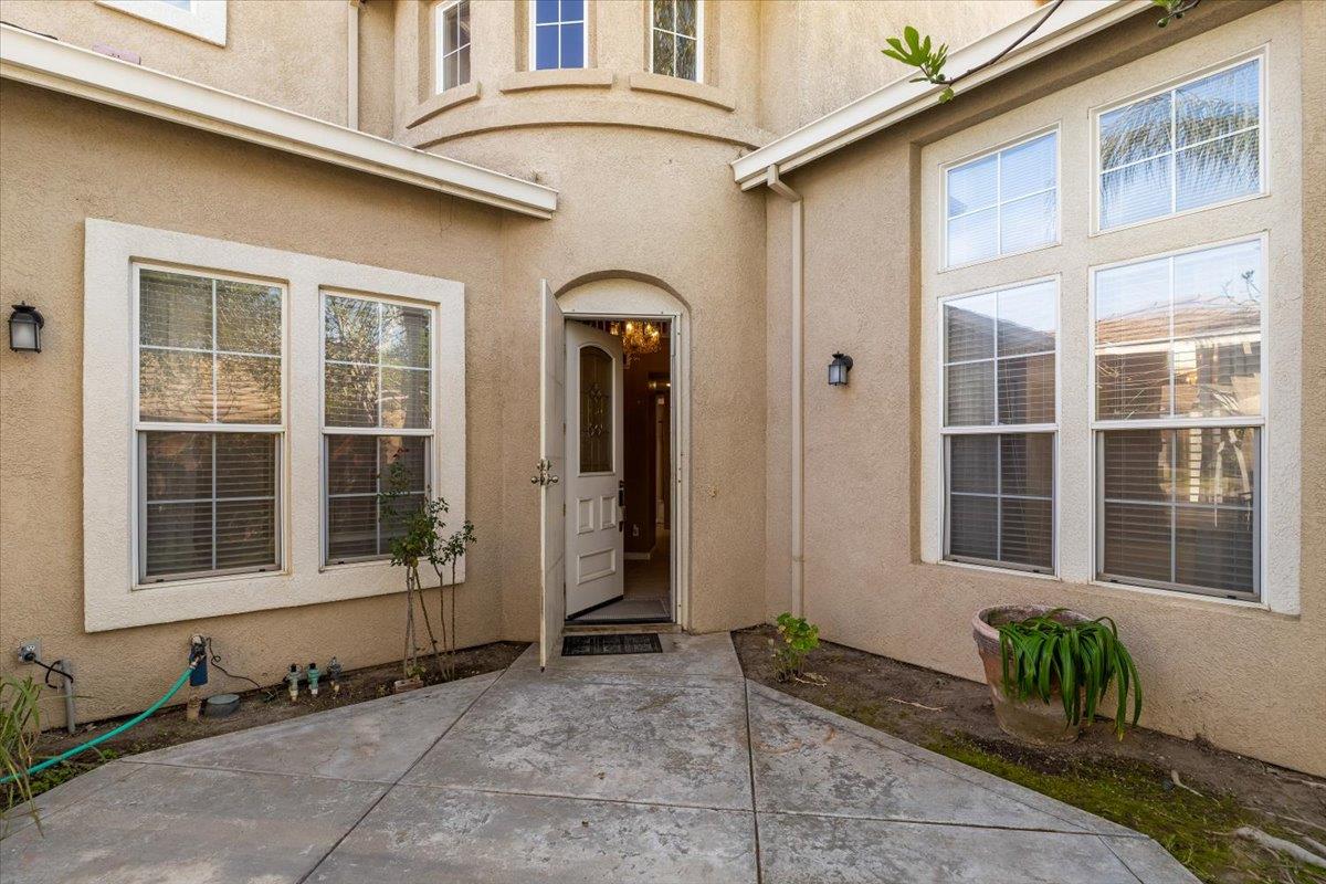 2050 Geneva Way, Manteca, CA 95337