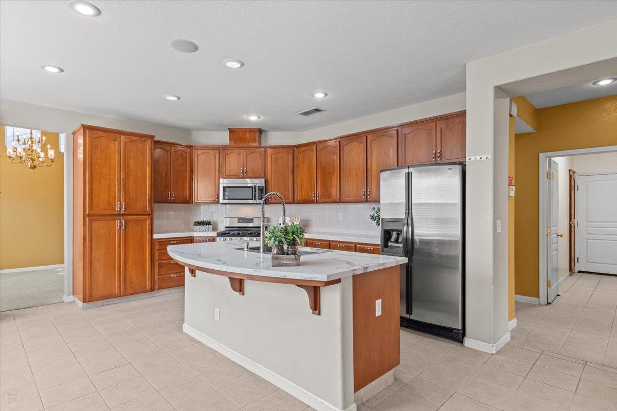 2050 Geneva Way, Manteca, CA 95337