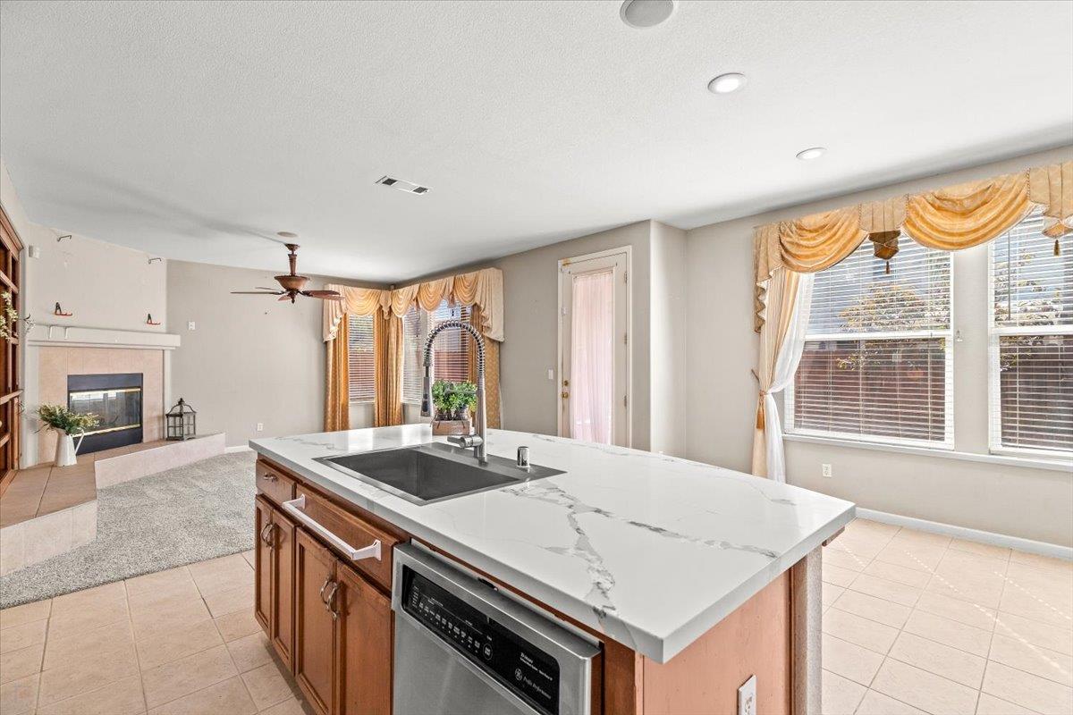 2050 Geneva Way, Manteca, CA 95337