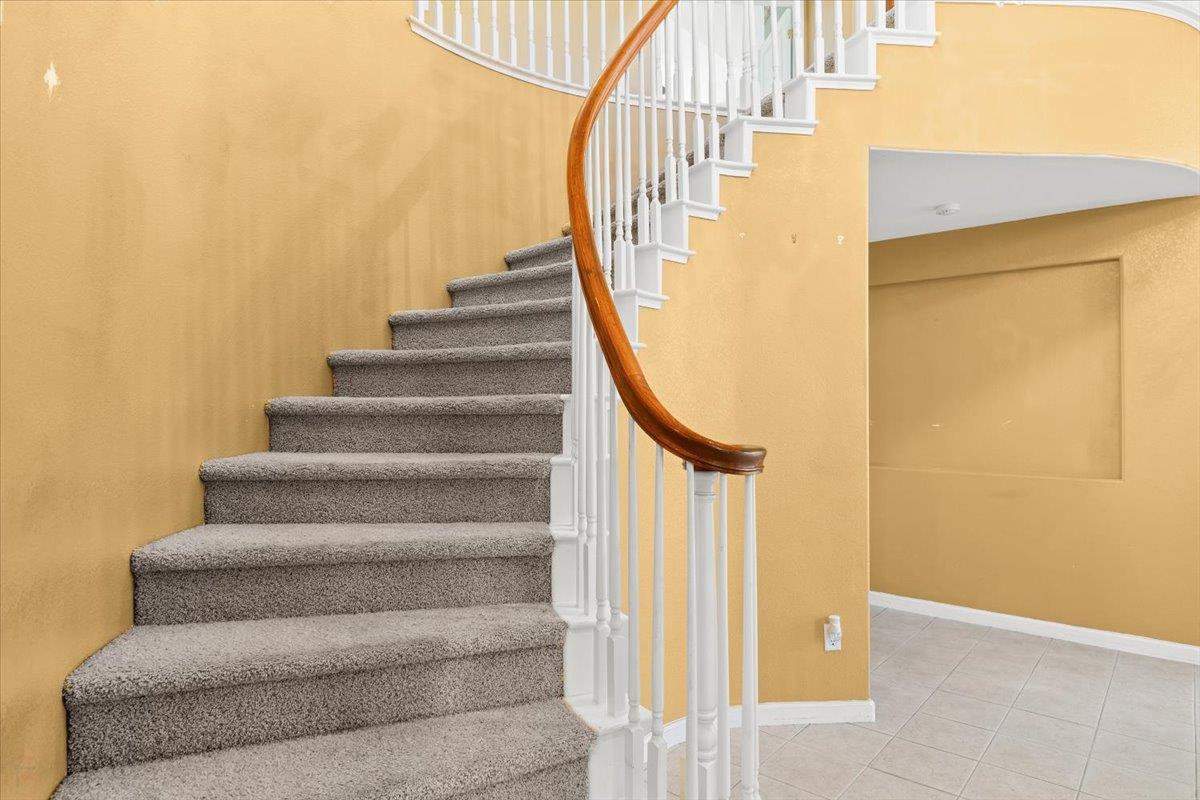 2050 Geneva Way, Manteca, CA 95337