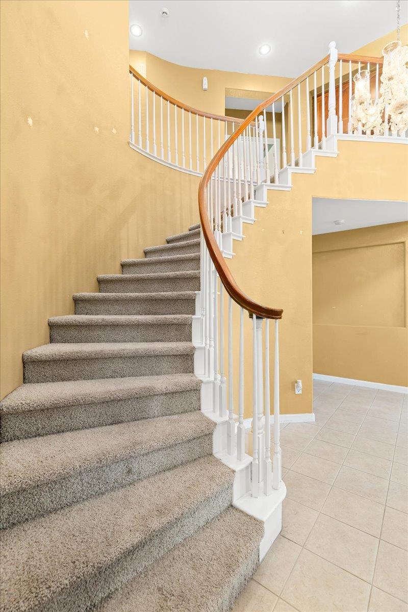 2050 Geneva Way, Manteca, CA 95337