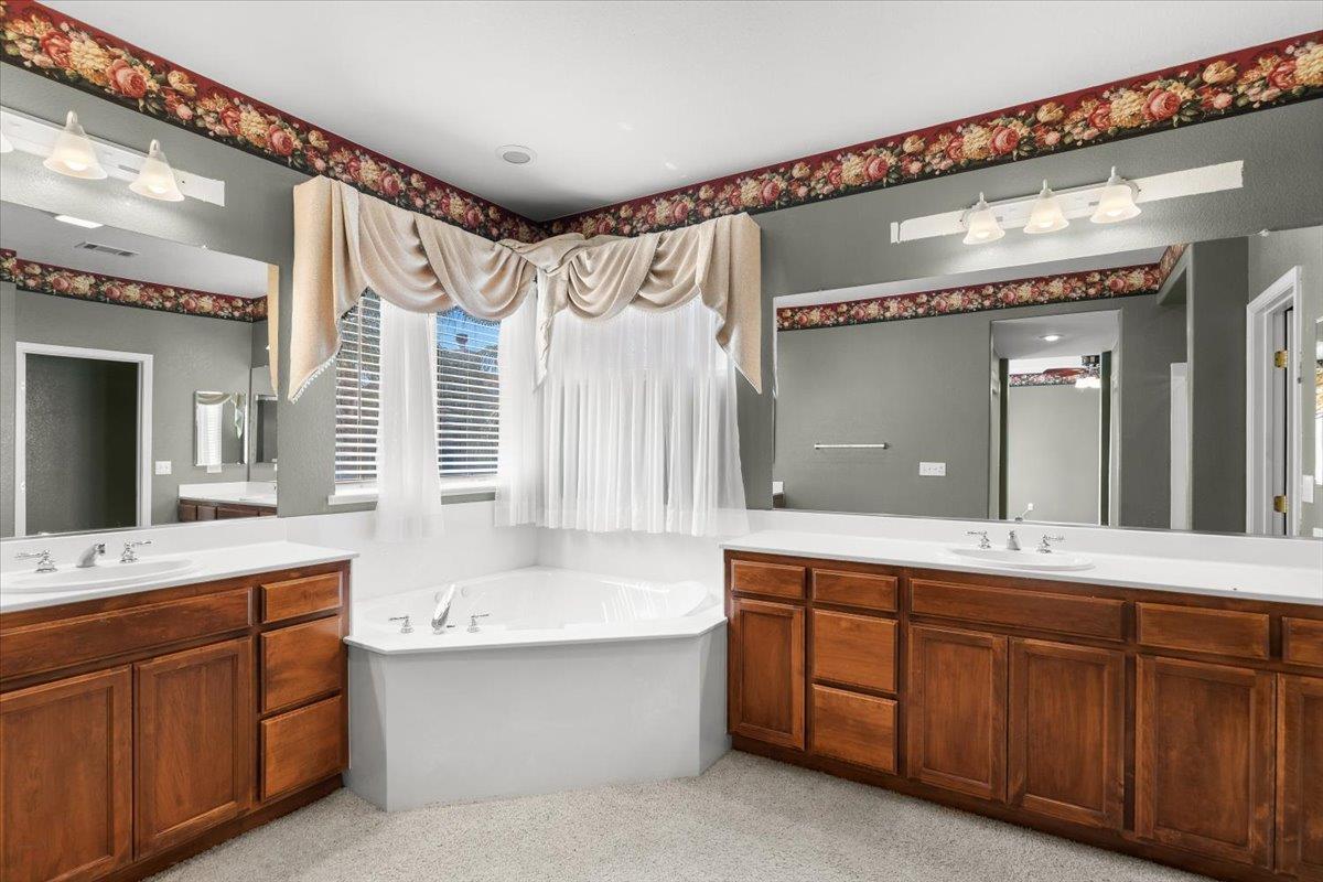 2050 Geneva Way, Manteca, CA 95337