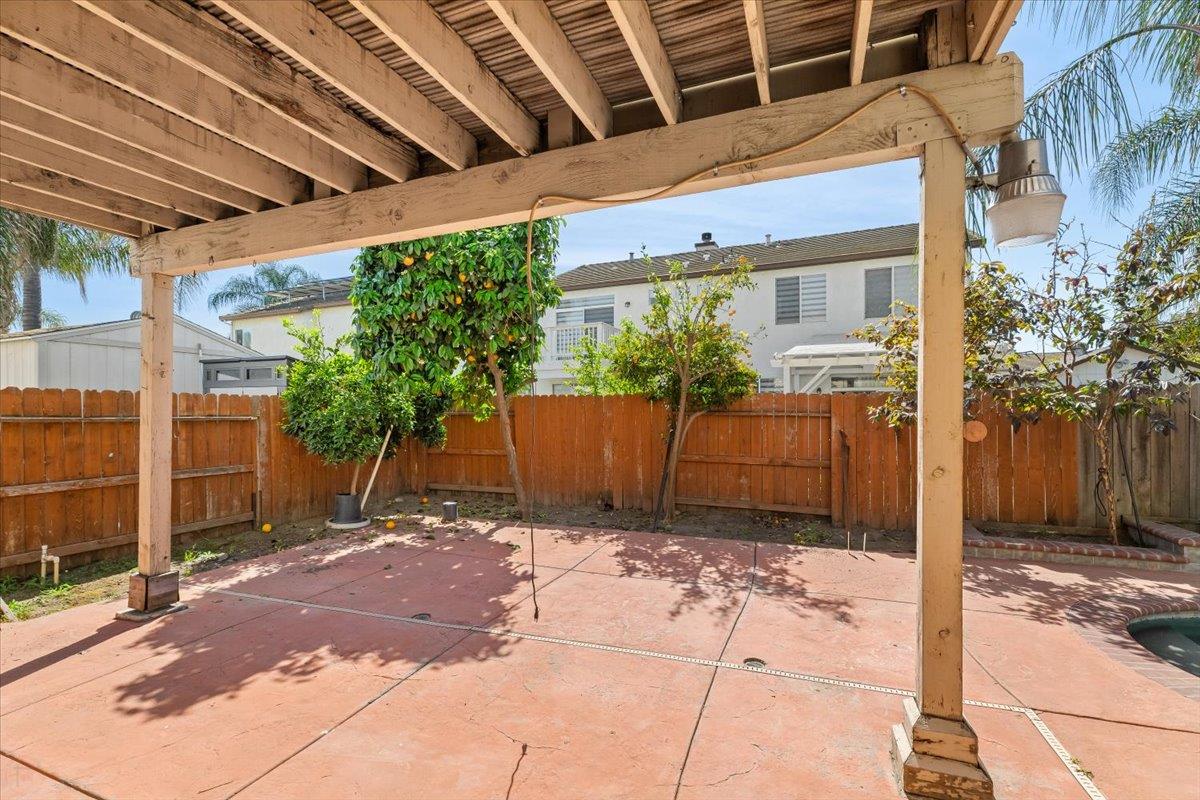 2050 Geneva Way, Manteca, CA 95337