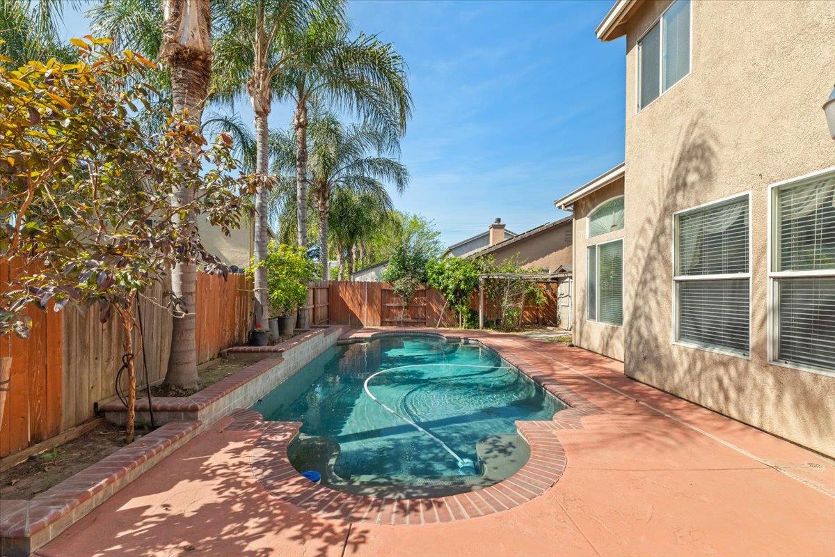 2050 Geneva Way, Manteca, CA 95337