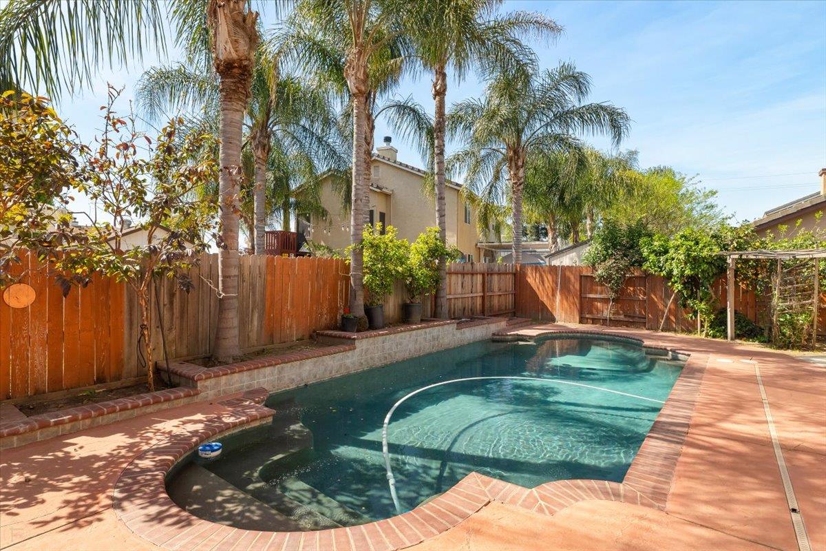 2050 Geneva Way, Manteca, CA 95337