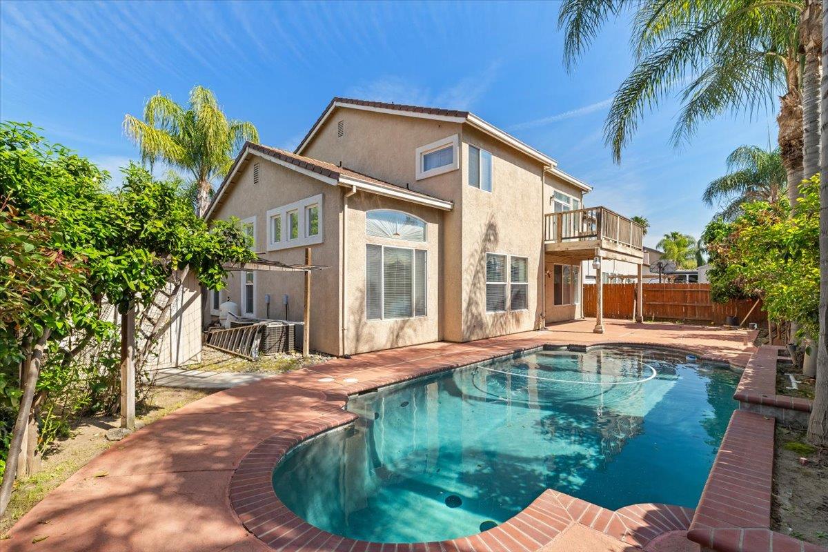 2050 Geneva Way, Manteca, CA 95337