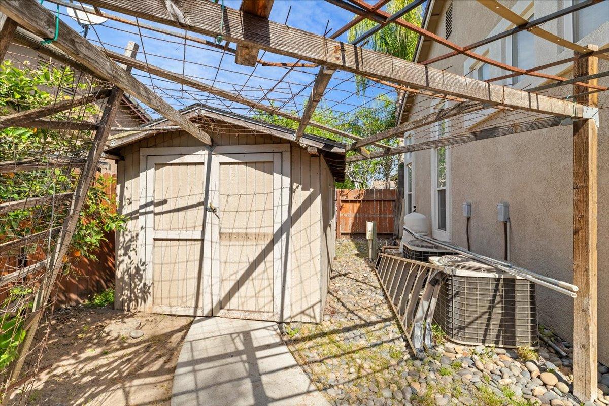 2050 Geneva Way, Manteca, CA 95337