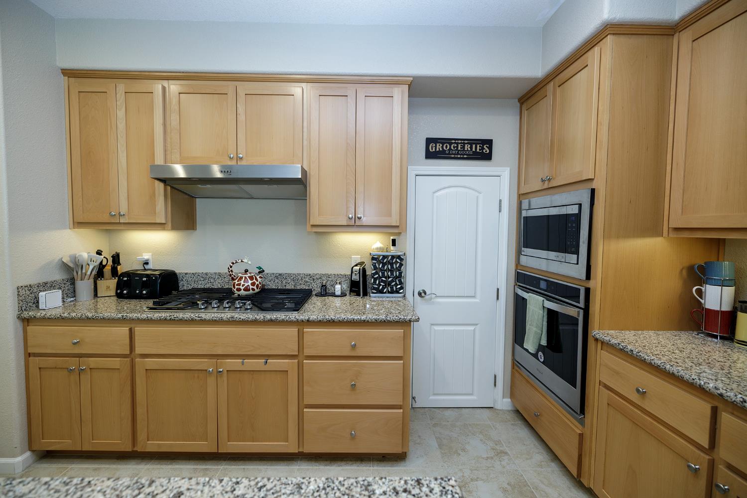 1521 Deborah Cir, Escalon, CA 95320