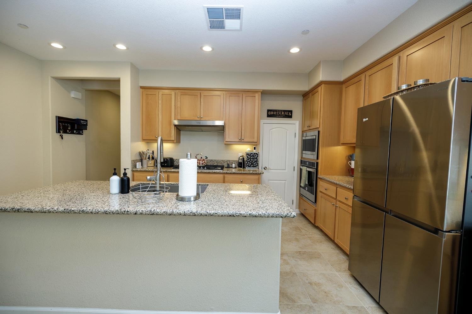 1521 Deborah Cir, Escalon, CA 95320