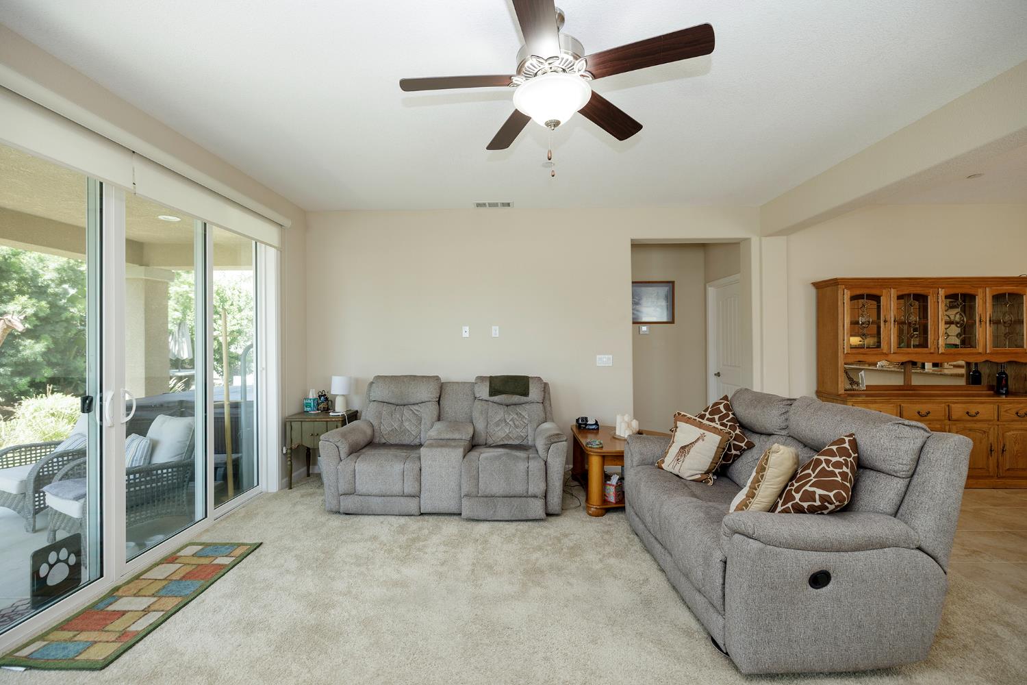 1521 Deborah Cir, Escalon, CA 95320