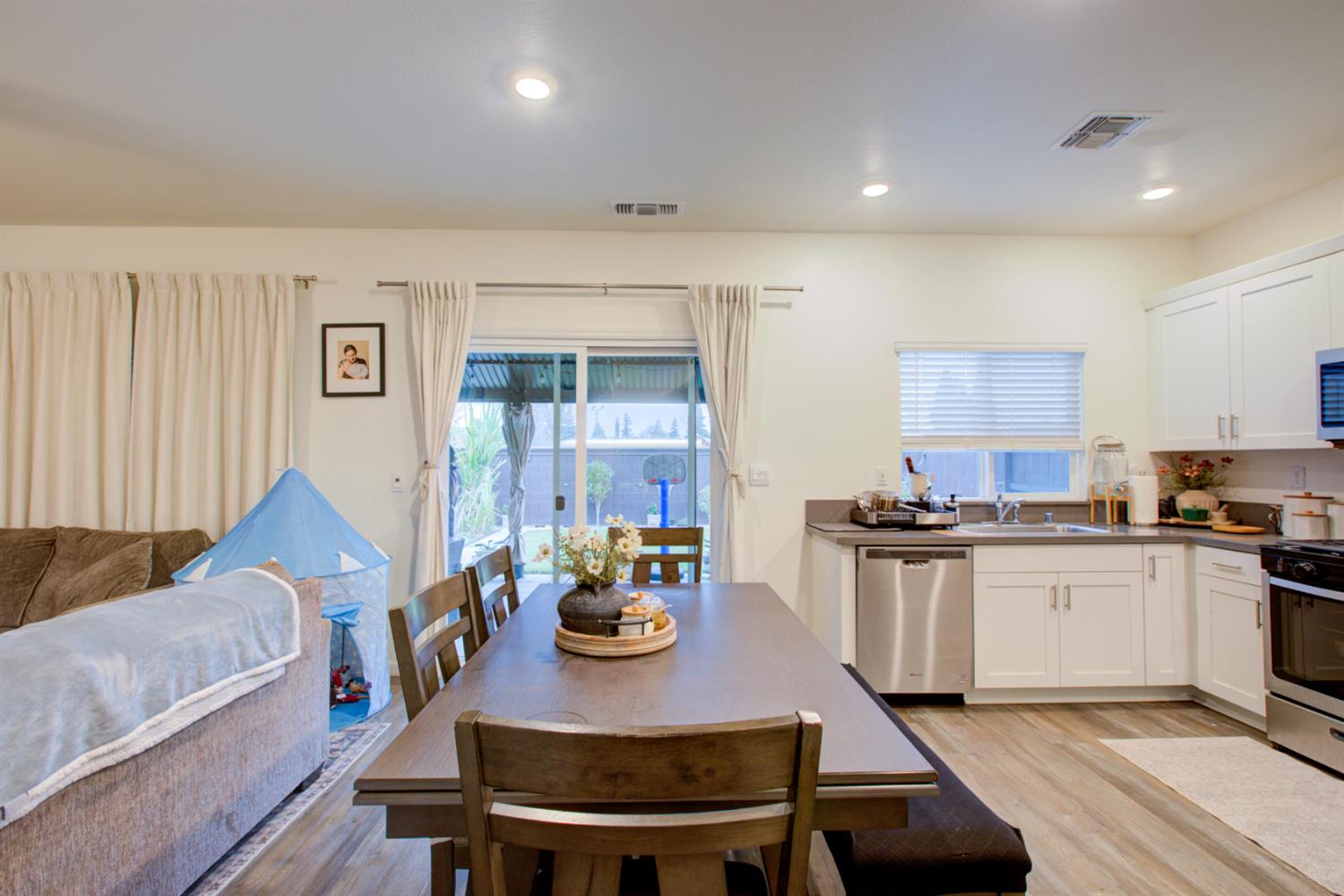 1479 Santini, Manteca, CA 95336