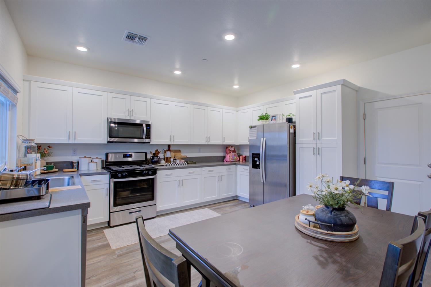 1479 Santini, Manteca, CA 95336