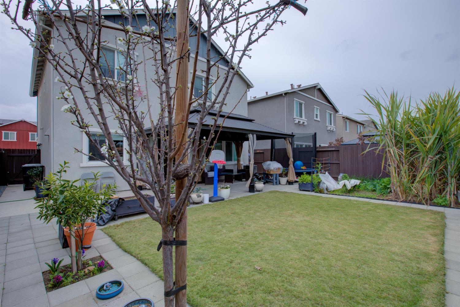 1479 Santini, Manteca, CA 95336