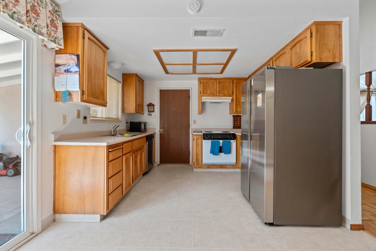 1804 Ipswich Way, Modesto, CA 95358