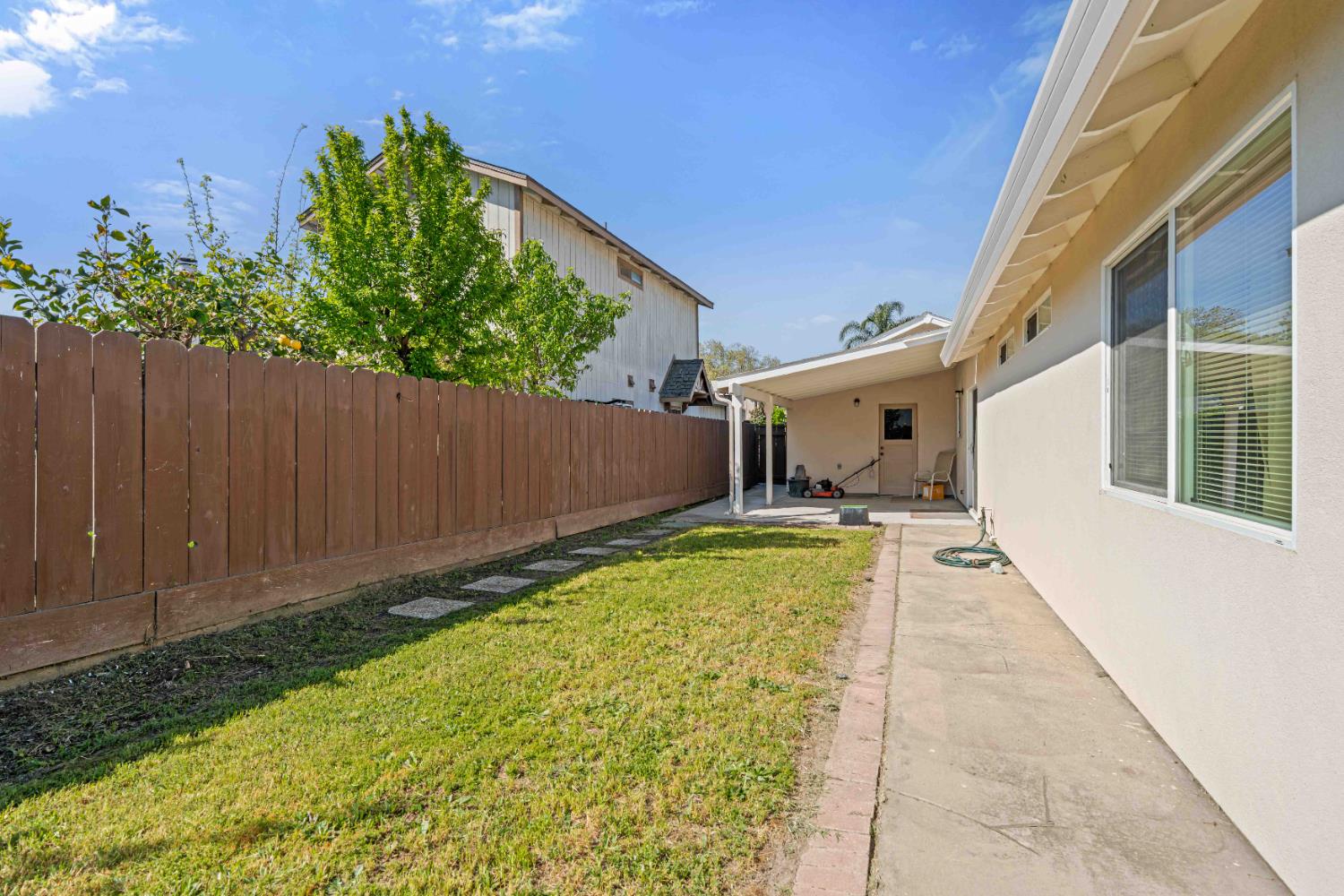 1804 Ipswich Way, Modesto, CA 95358