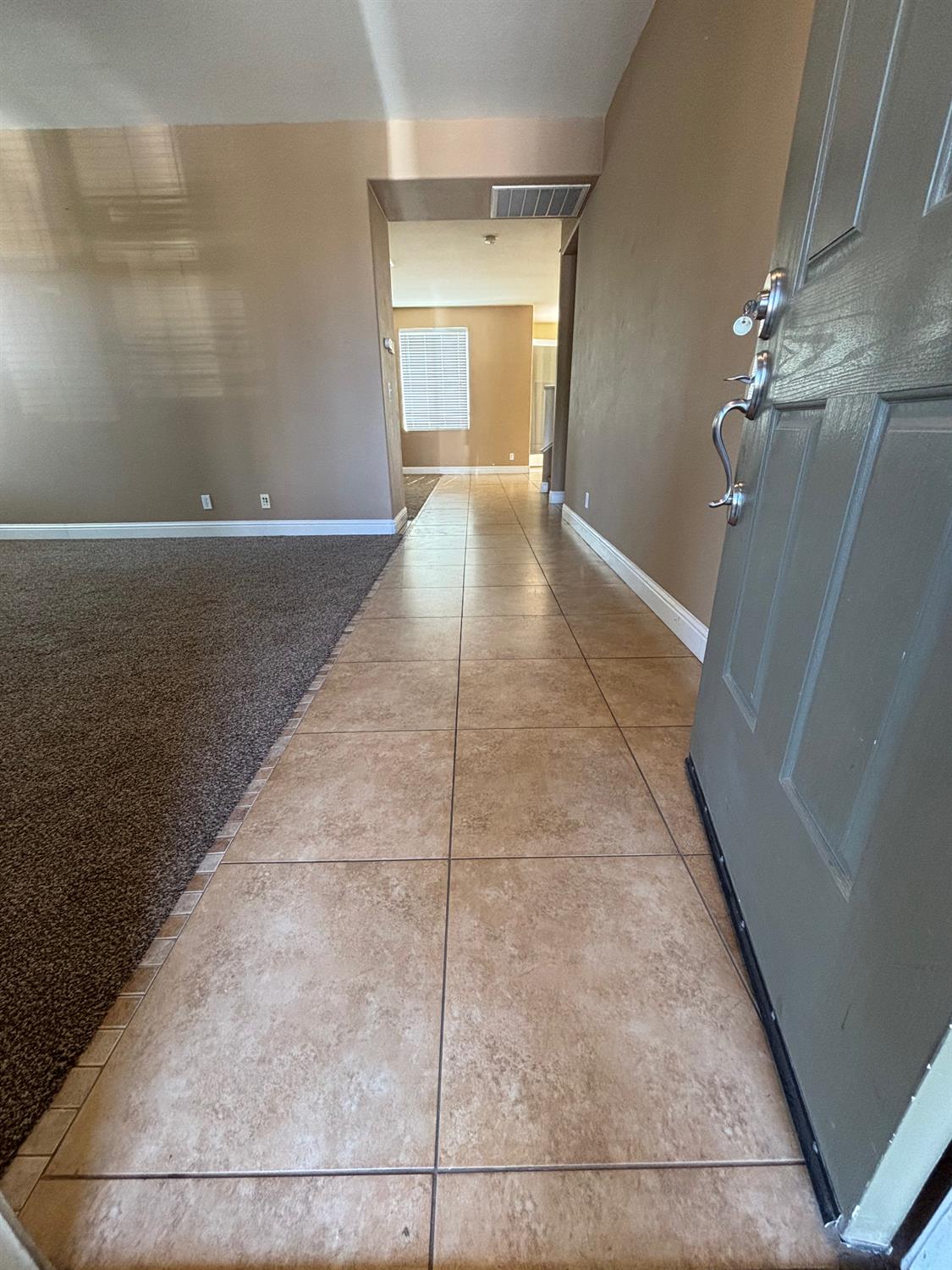 2385 S Creekside Dr, Los Banos, CA 93635