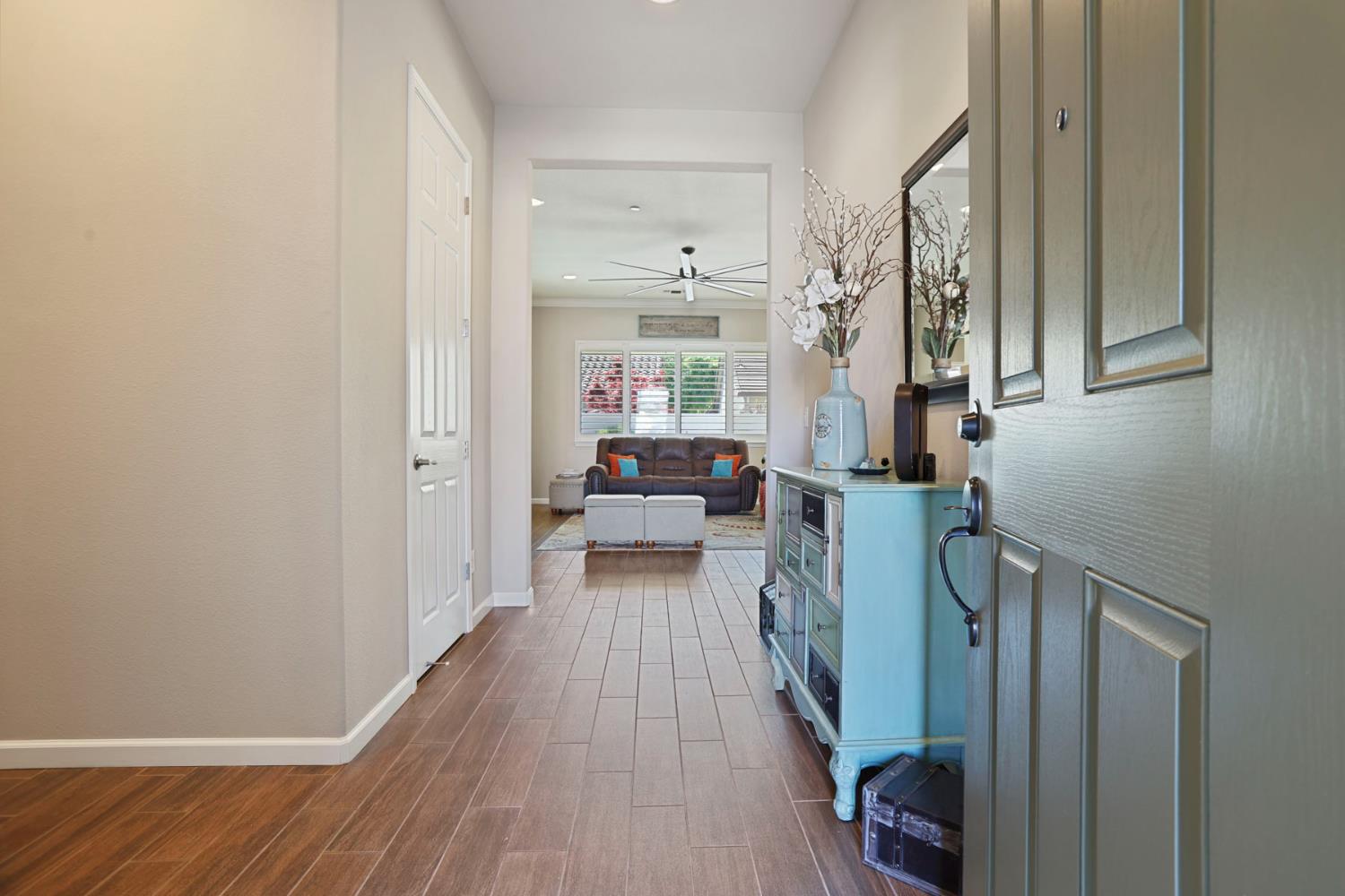 1544 Chestnut Hill Dr, Manteca, CA 95336