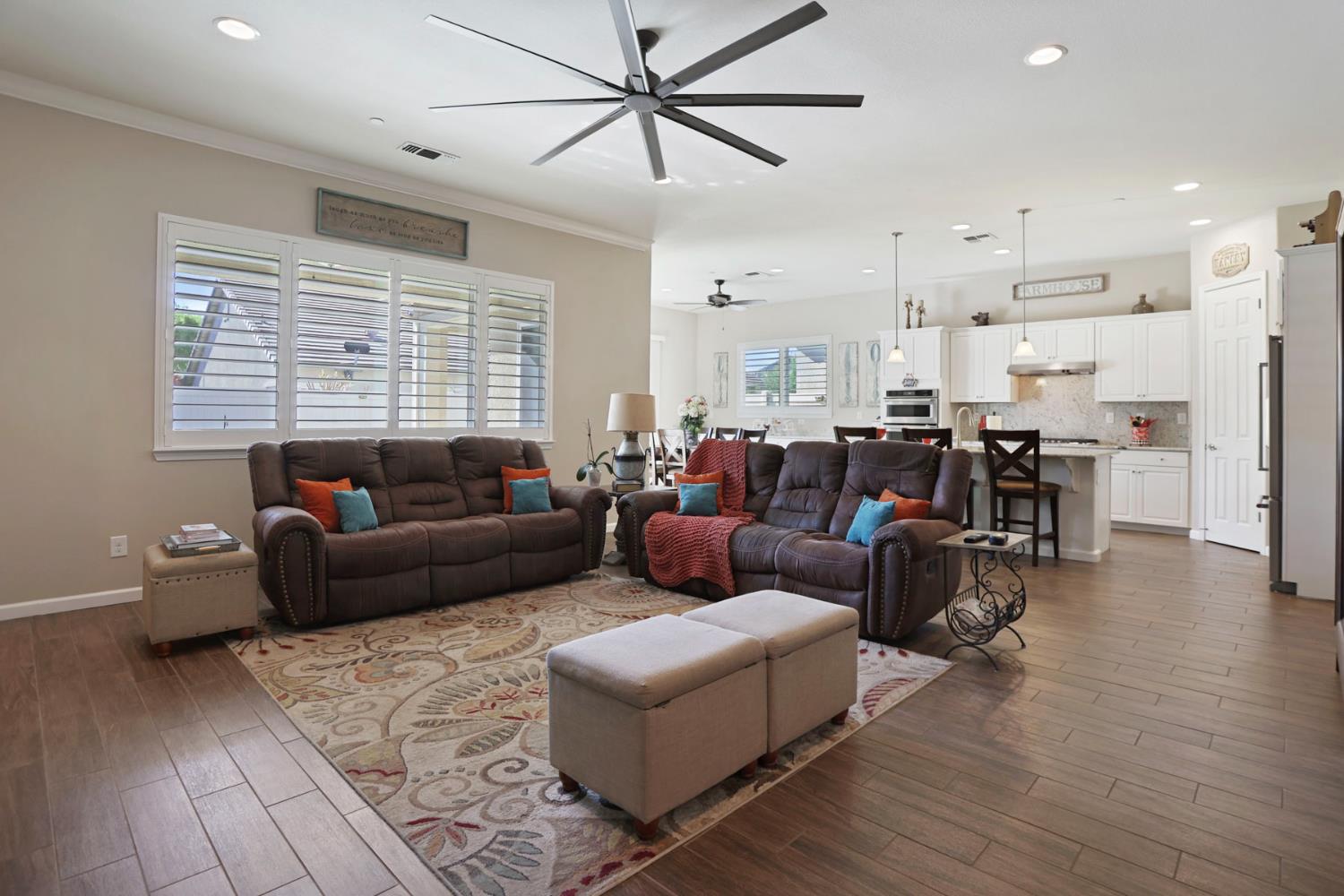 1544 Chestnut Hill Dr, Manteca, CA 95336