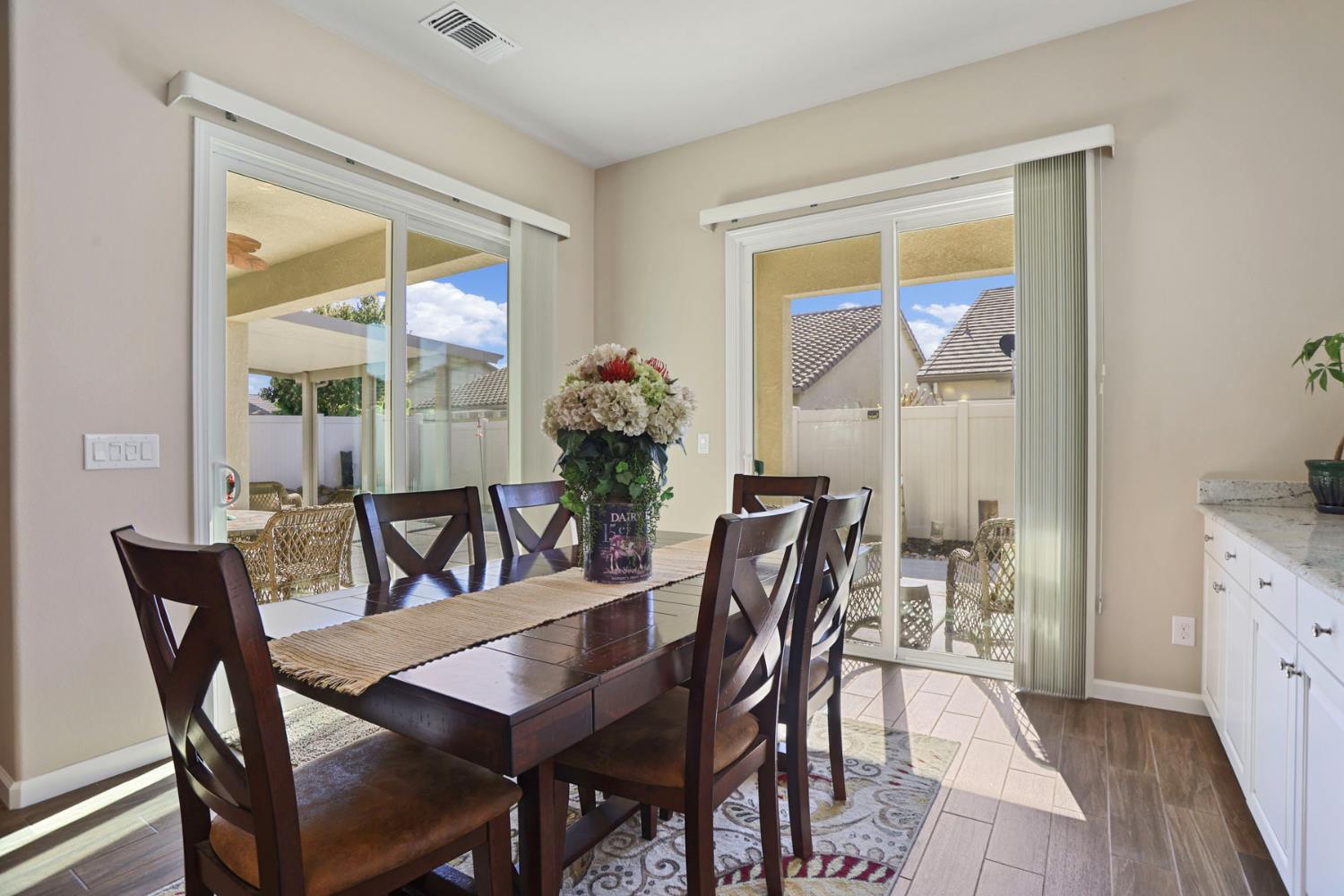 1544 Chestnut Hill Dr, Manteca, CA 95336