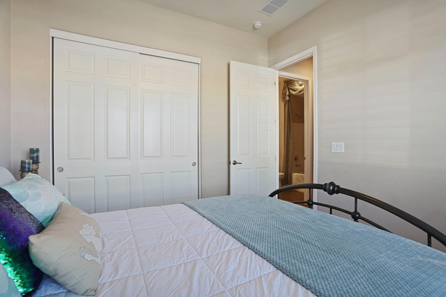 1544 Chestnut Hill Dr, Manteca, CA 95336