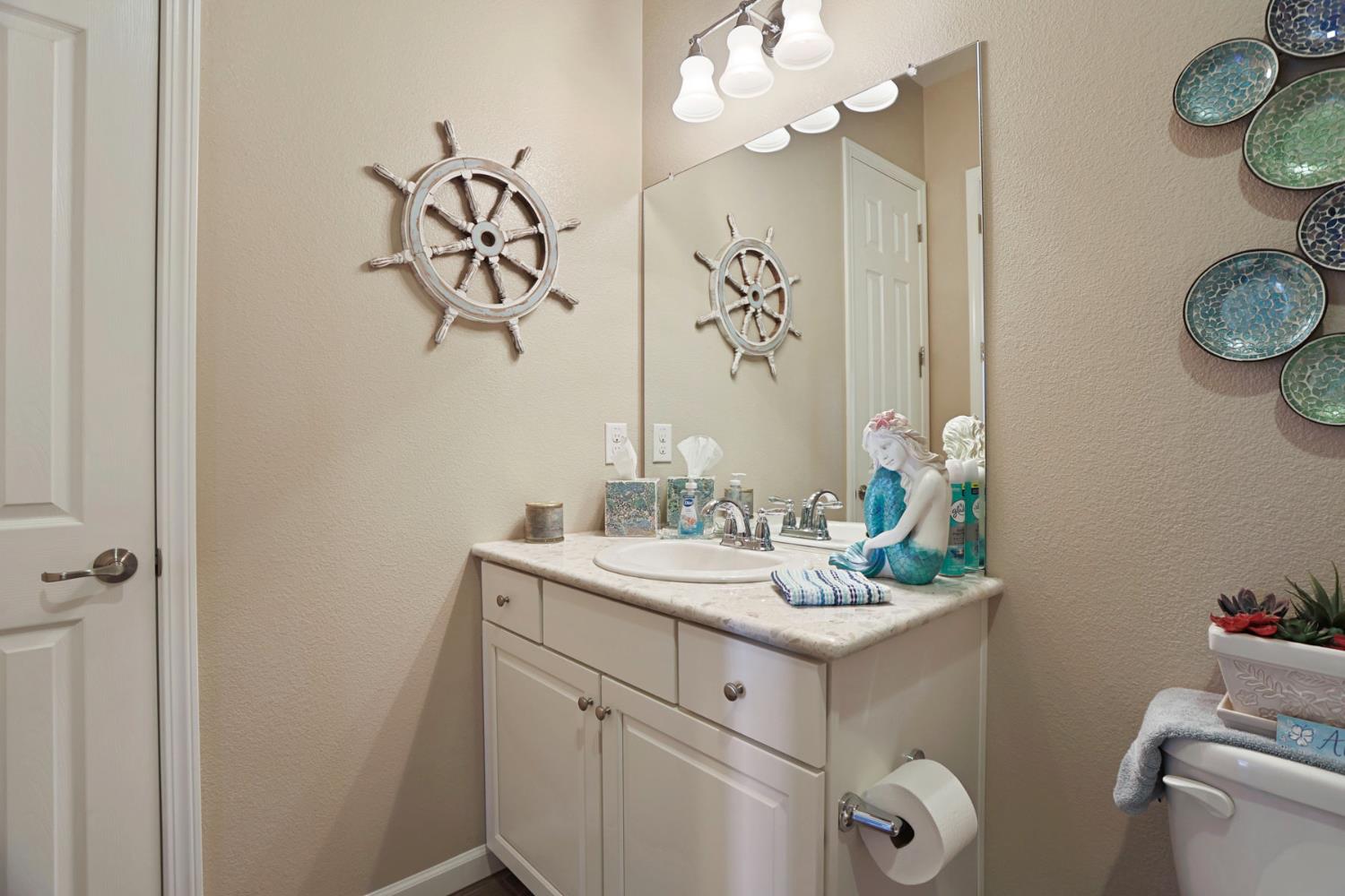 1544 Chestnut Hill Dr, Manteca, CA 95336