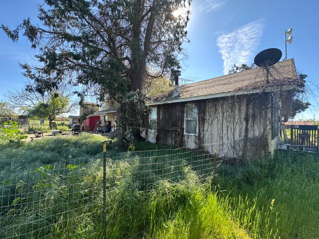 4518 Mountain View Rd, Hughson, CA 95326