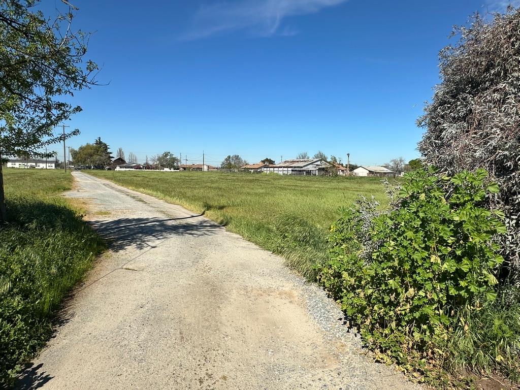 4518 Mountain View Rd, Hughson, CA 95326