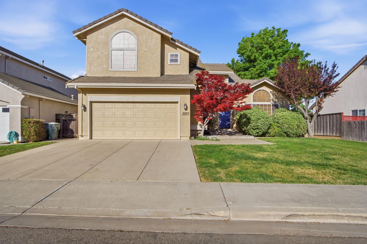 2025 Stoneglen Dr, Newman, CA 95360