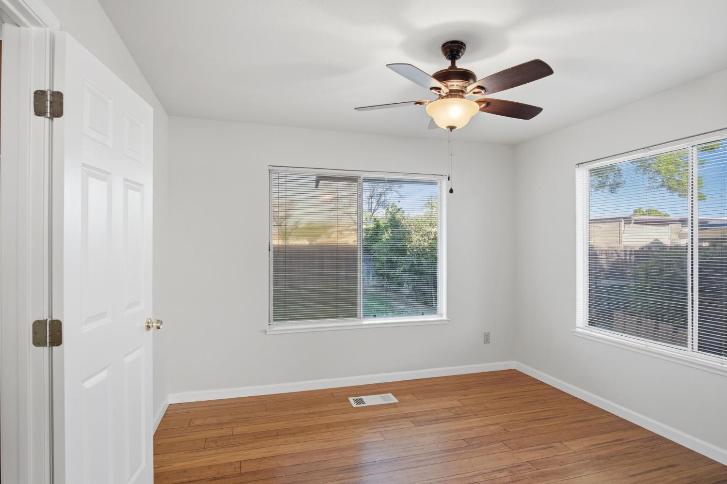 2025 Stoneglen Dr, Newman, CA 95360