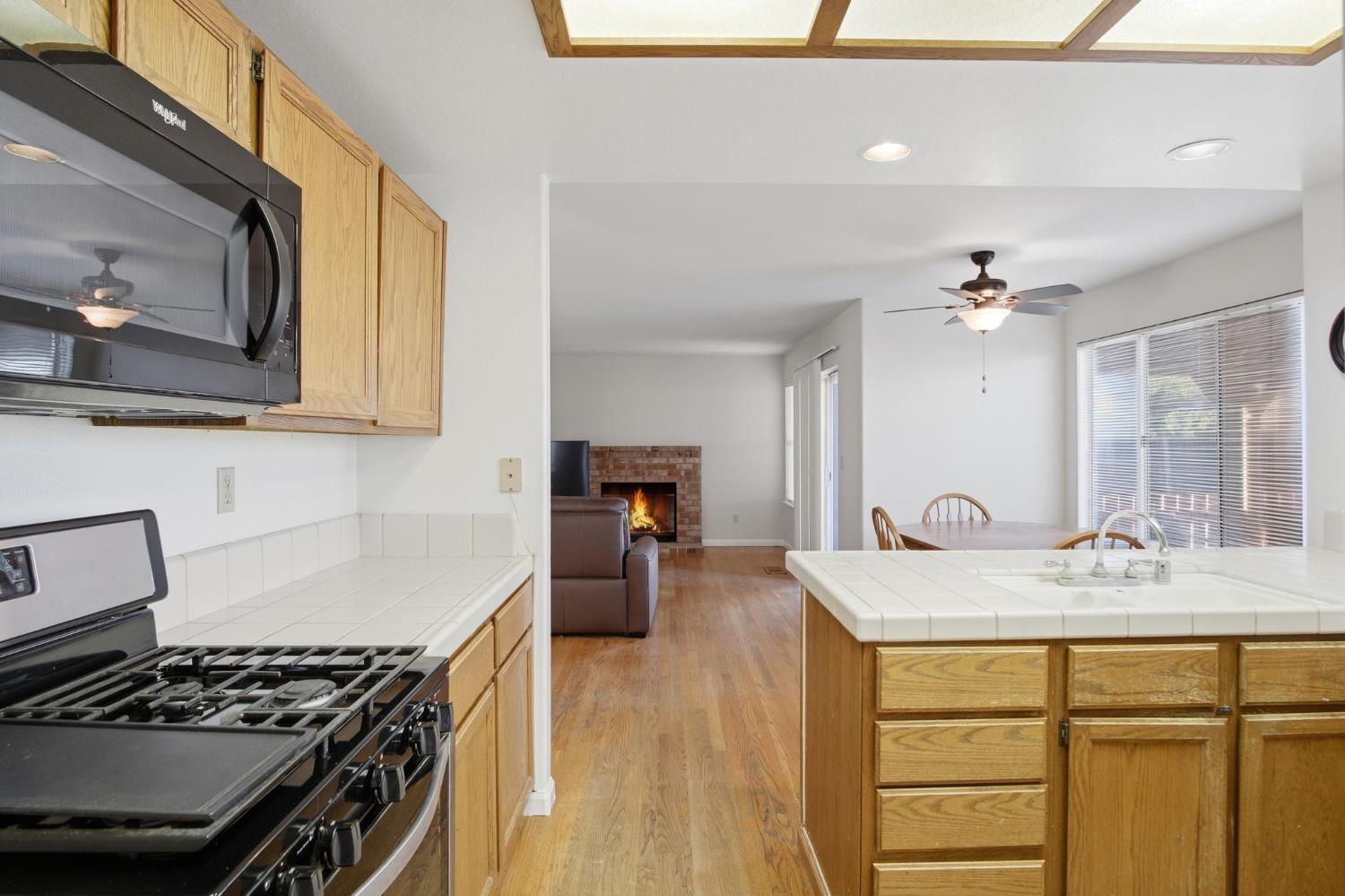 2025 Stoneglen Dr, Newman, CA 95360