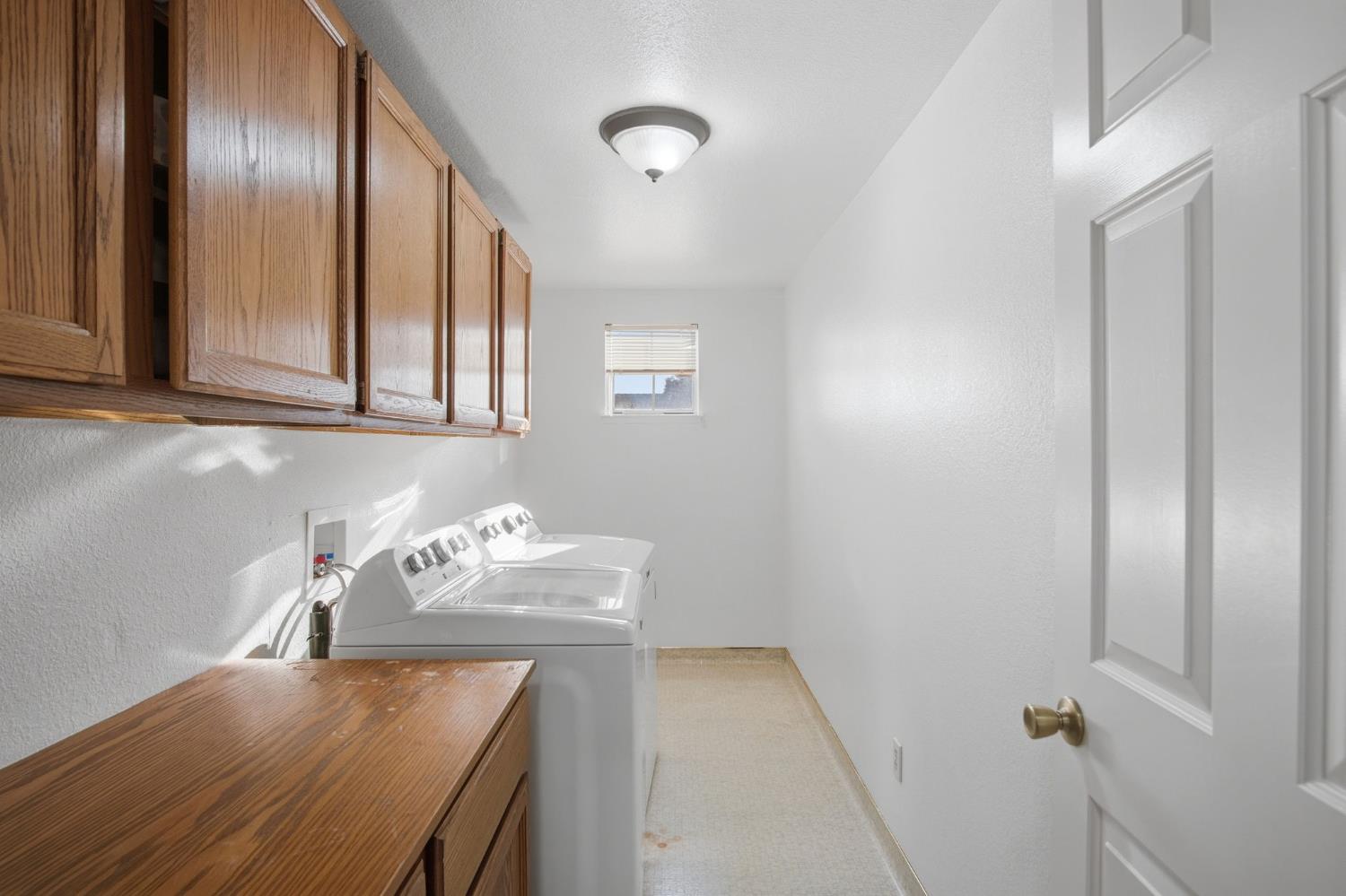 2025 Stoneglen Dr, Newman, CA 95360