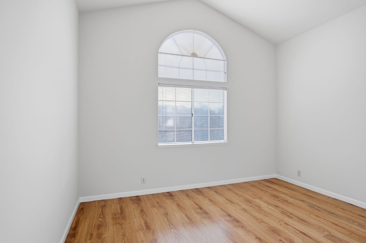 2025 Stoneglen Dr, Newman, CA 95360