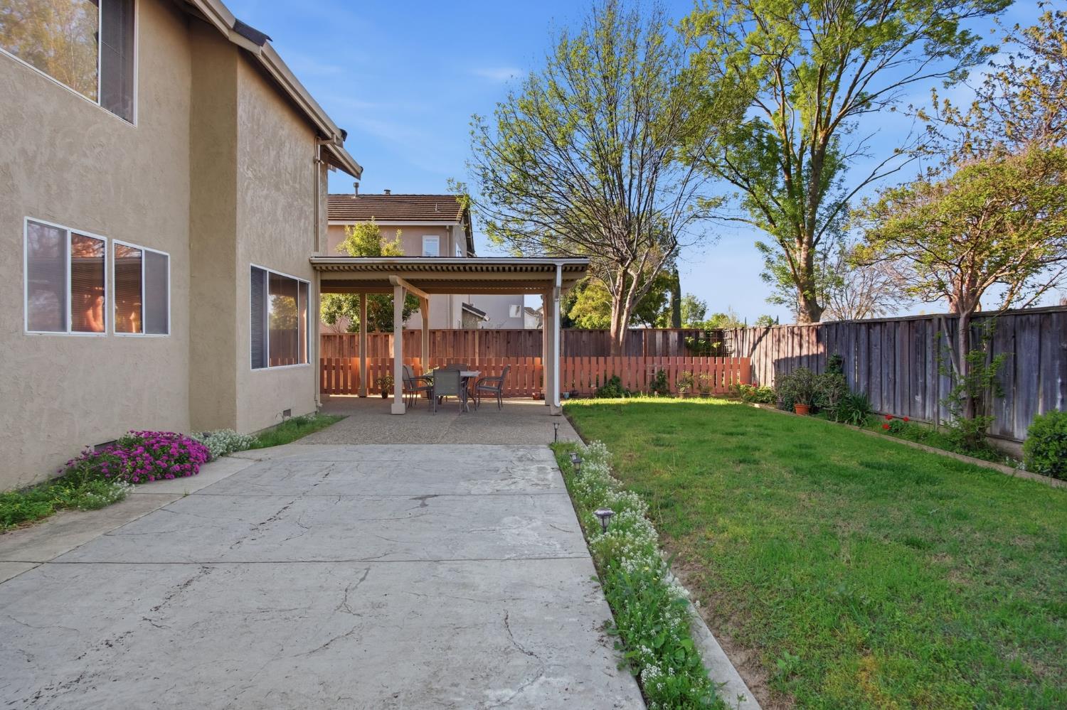 2025 Stoneglen Dr, Newman, CA 95360