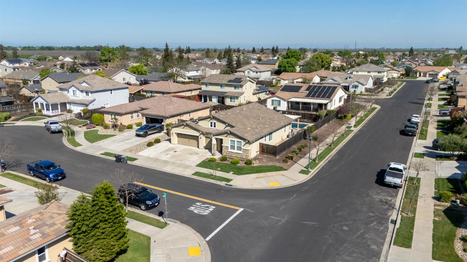 1708 Feathers Ct, Hughson, CA 95326