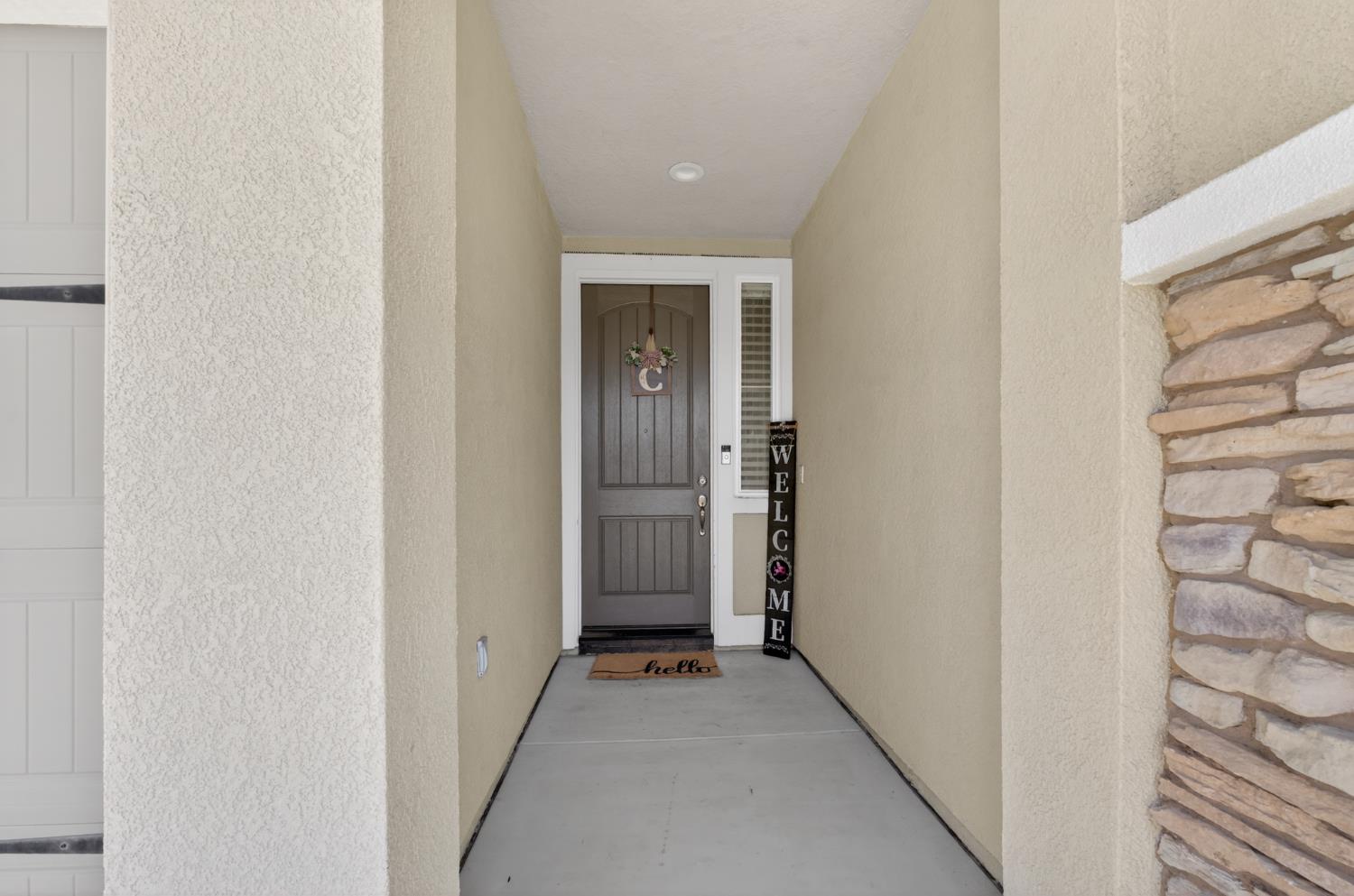 1708 Feathers Ct, Hughson, CA 95326