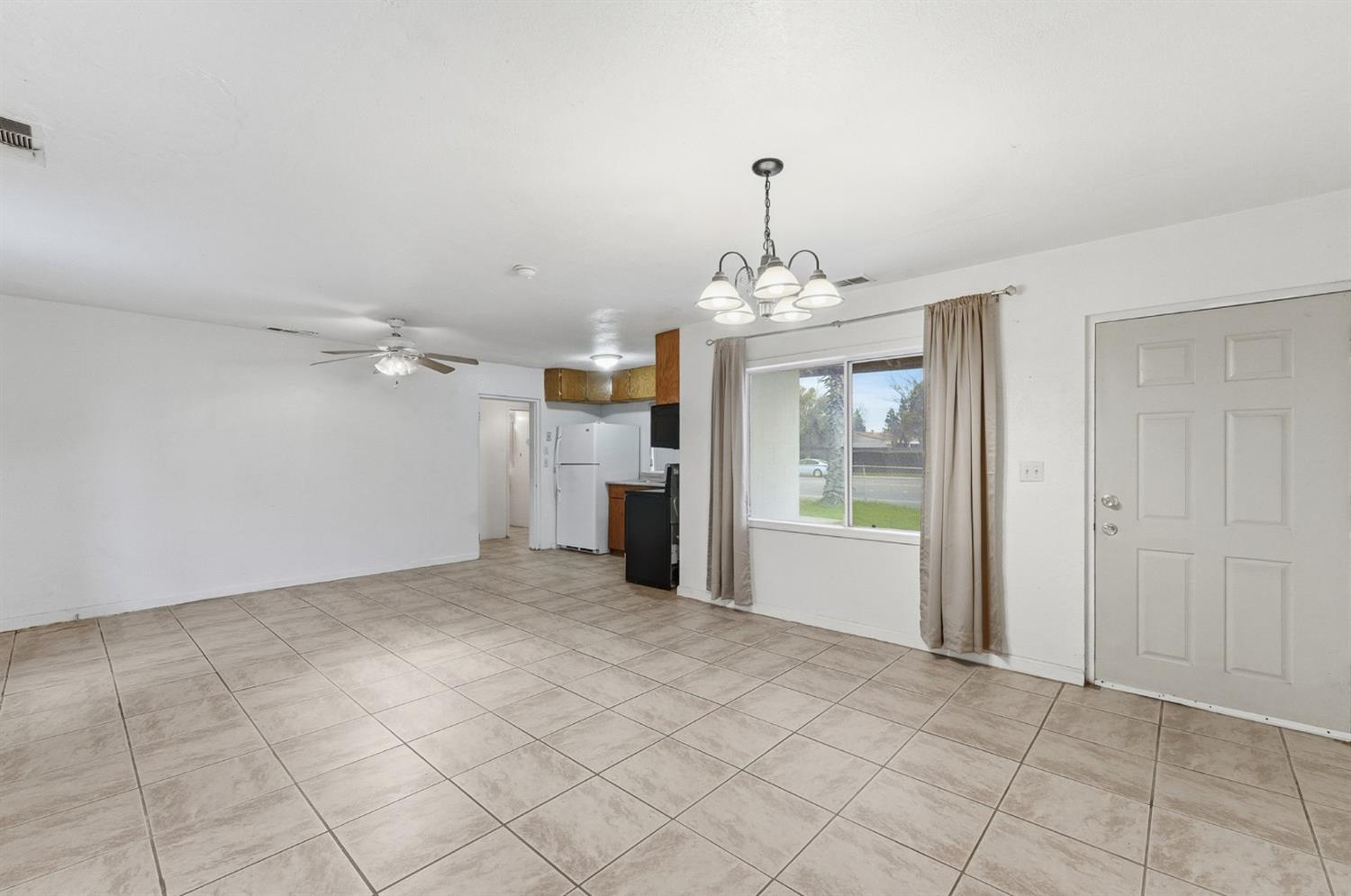 4529 E Briggsmore Ave, Modesto, CA 95355