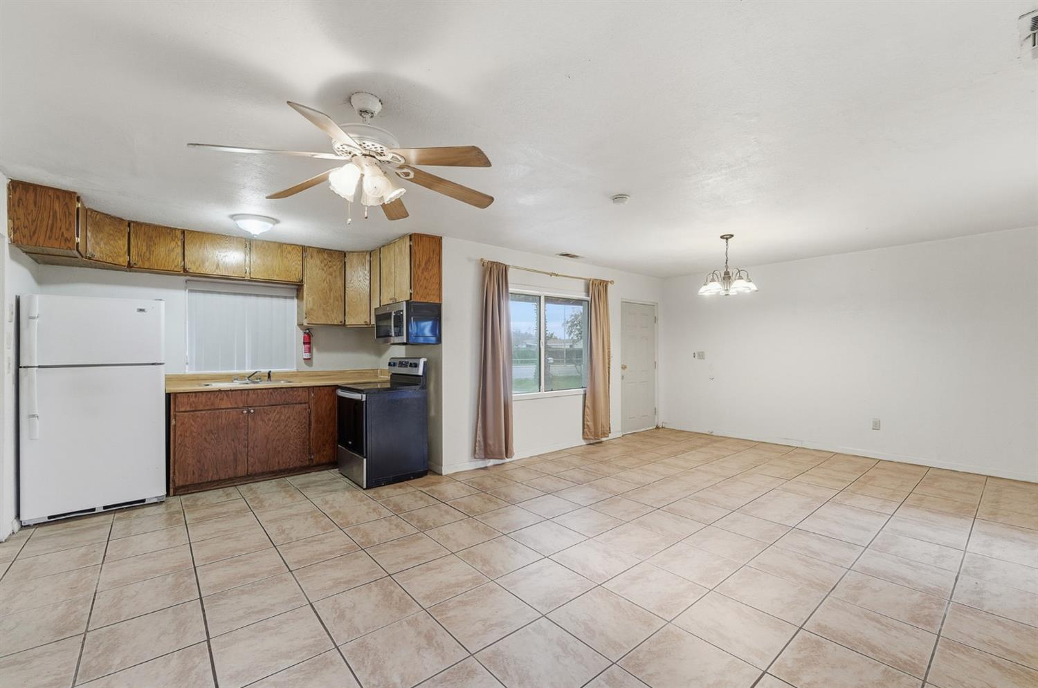 4529 E Briggsmore Ave, Modesto, CA 95355