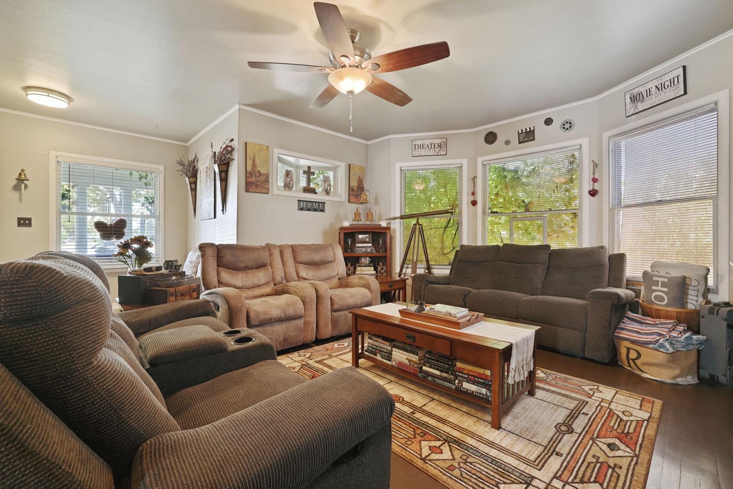 411 Crane Ave, Turlock, CA 95380